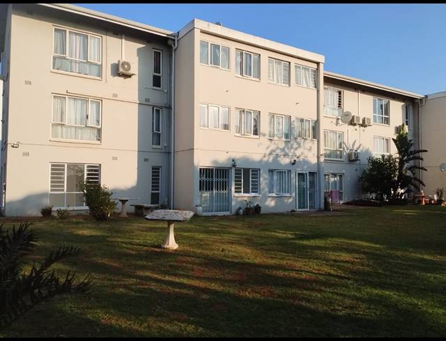 2.5 BEDROOM FLAT FOR SALE IN BLUFF